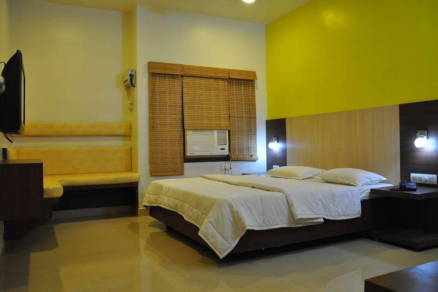 Sivamurugan Hotel Kumbakonam Eksteriør billede